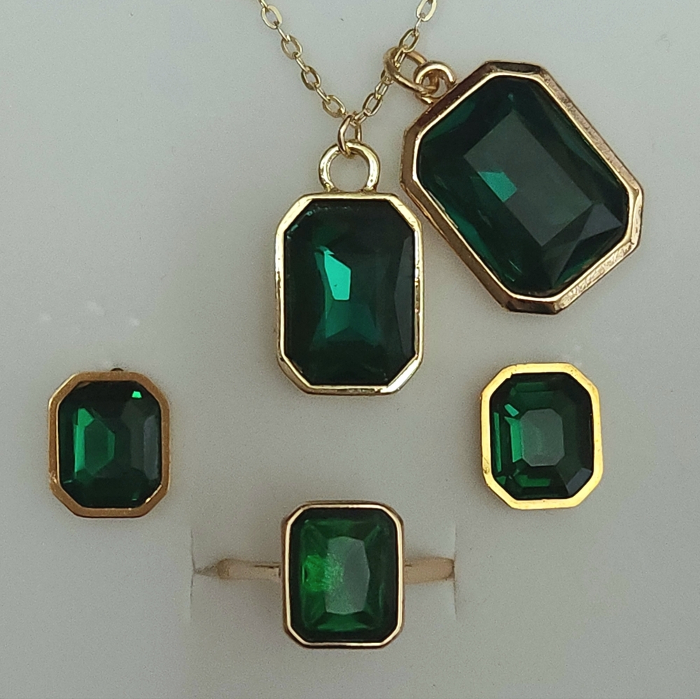 Gold Tone And Green Lab Emerald Gemstone Jewelry Set 2 Necklaces